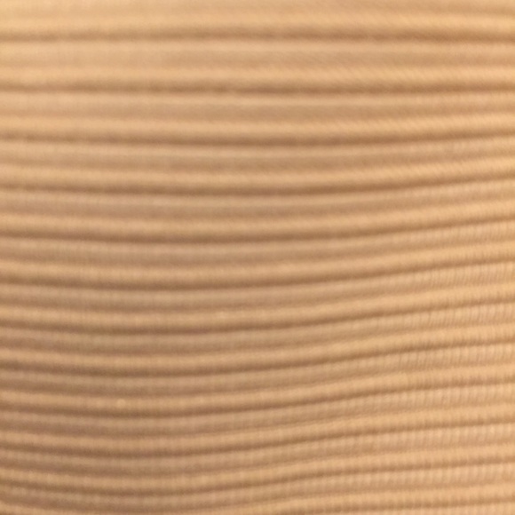 GUESS cute cutout back design. Fit and flair shirt - Picture 4 of 4